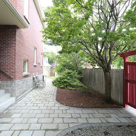 Xiao Wang Bed & Breakfast Toronto Exterior photo