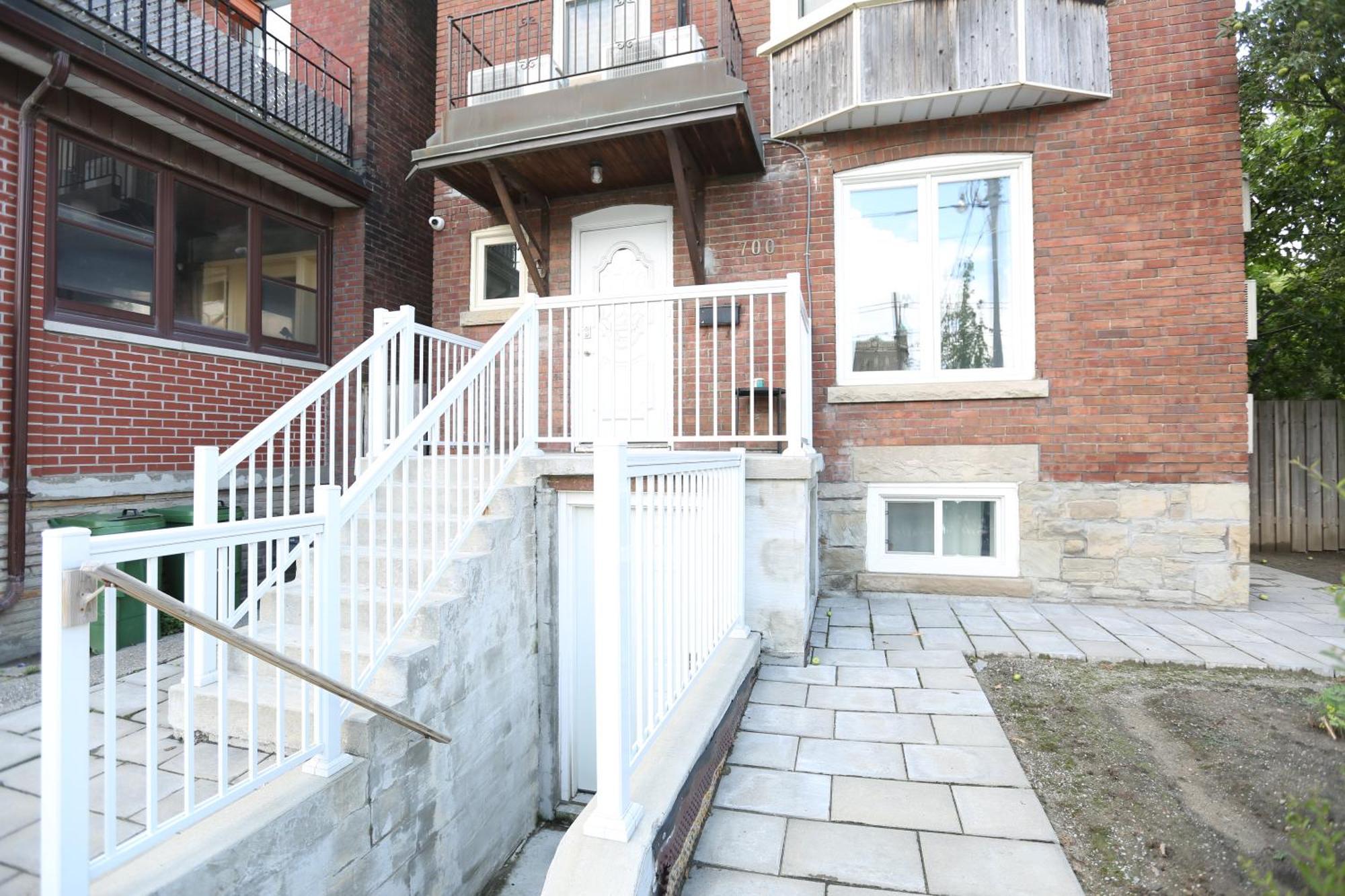 Xiao Wang Bed & Breakfast Toronto Exterior photo